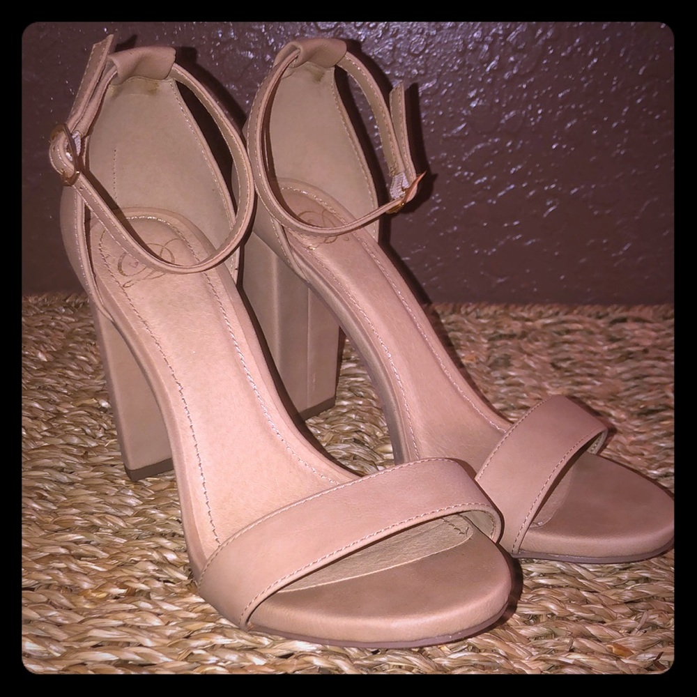 Women’s Tan Heels